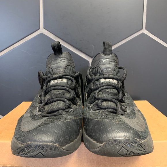 ~Used W/O Box! Nike Lebron 13 Low Triple Black Basketball Sneakers Size 6Y - Picture 3 of 6